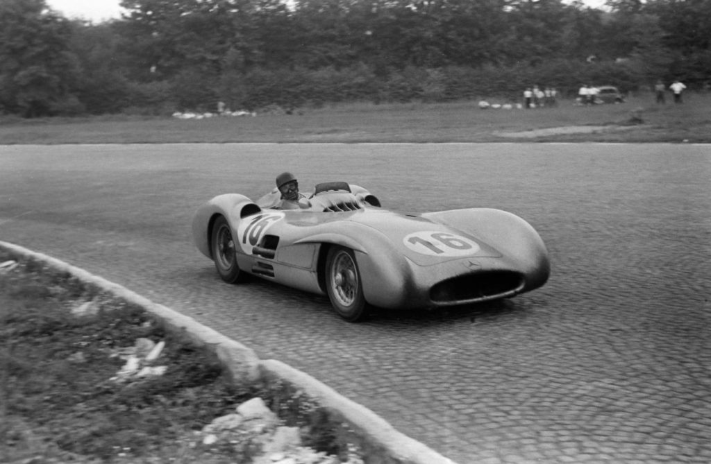 01 1017097525 LAT 19540905 236 27A Mercedes Fangio I