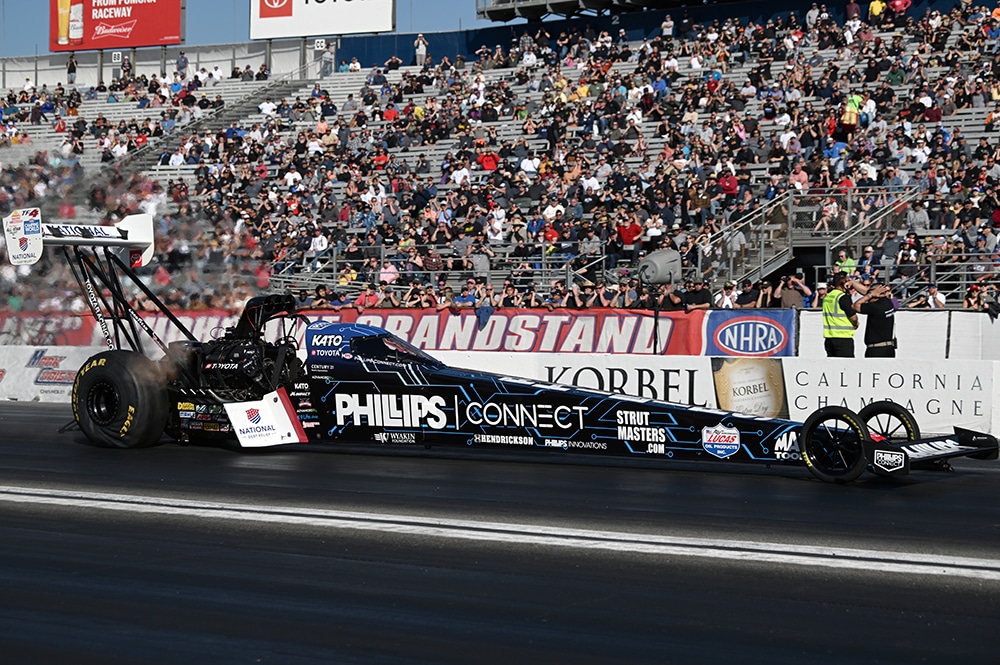 Justin Ashley's Top Fuel dragster at the starting line