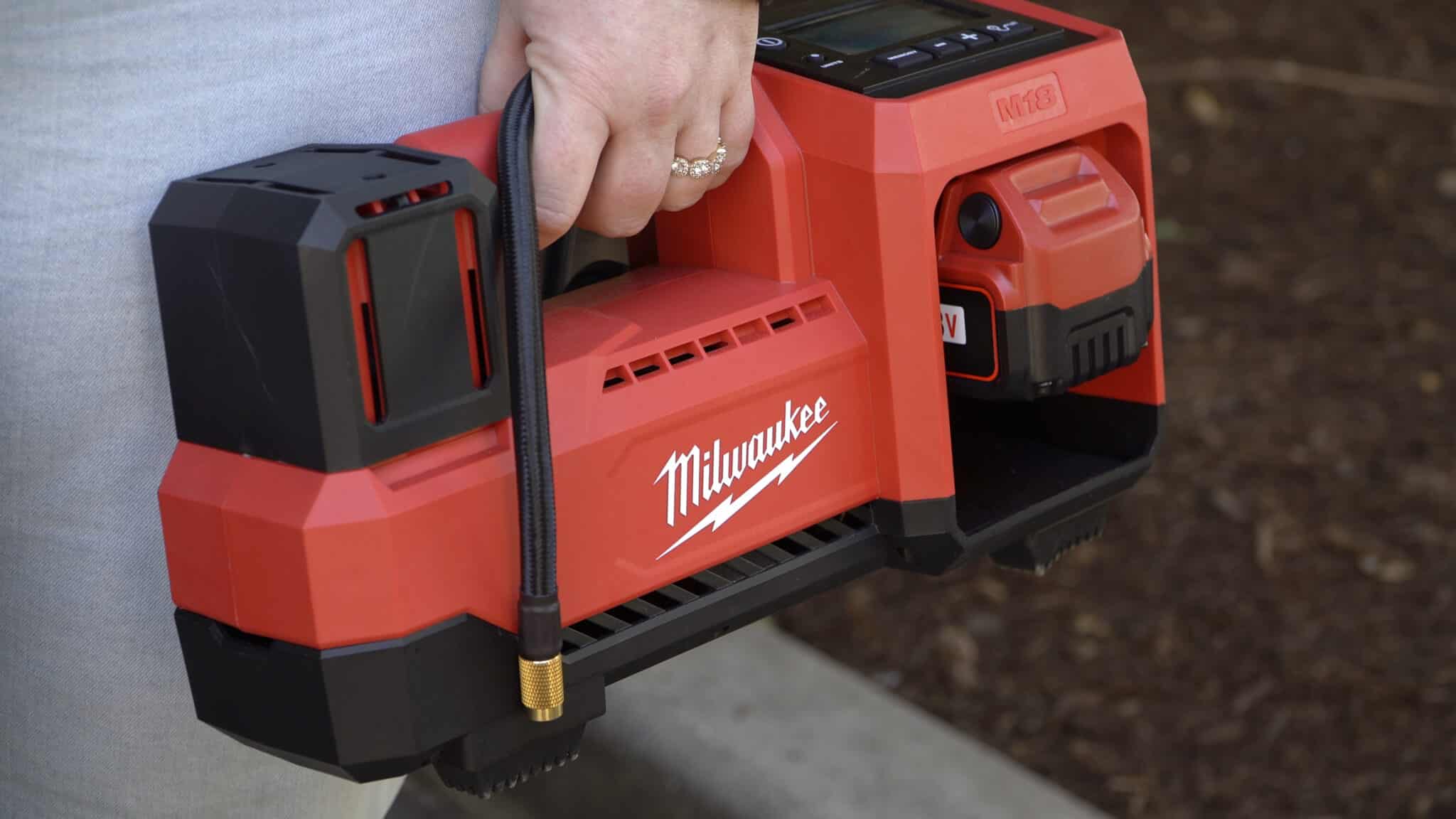 Milwaukee M18 Cordless Tire Inflator